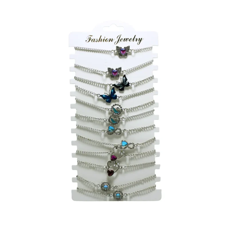 Гривна с декоративни камъчета и перли