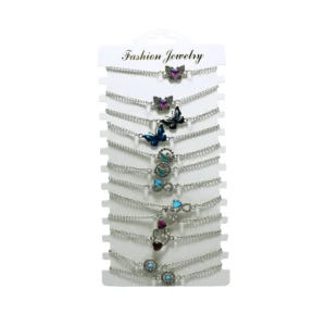 Гривна с декоративни камъчета и перли