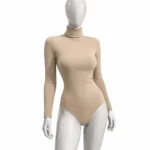 Дамско бежово боди с дълъг ръкав и поло яка, показано върху манекен отпред