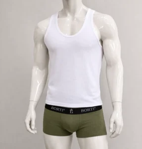 Мъжки потник в светъл цвят с тънки хоризонтални райета, показан върху манекен отпред